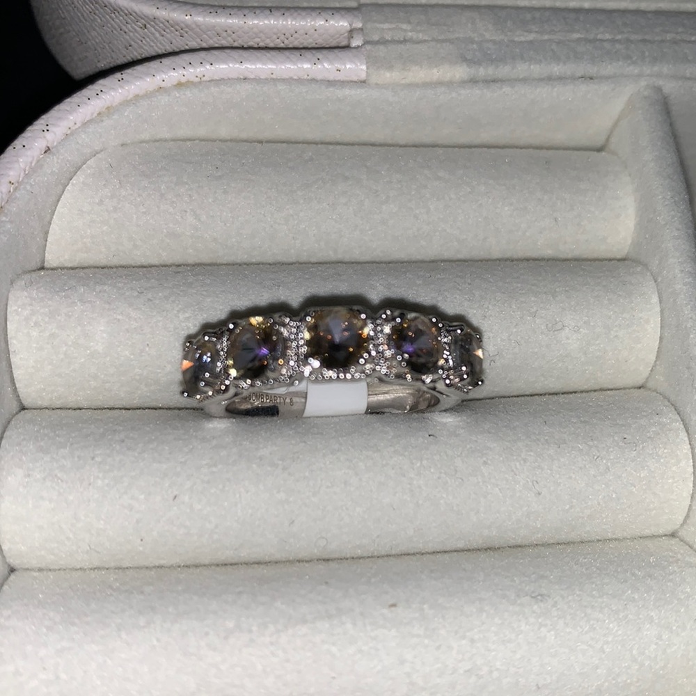 Bomb party size 8 ring